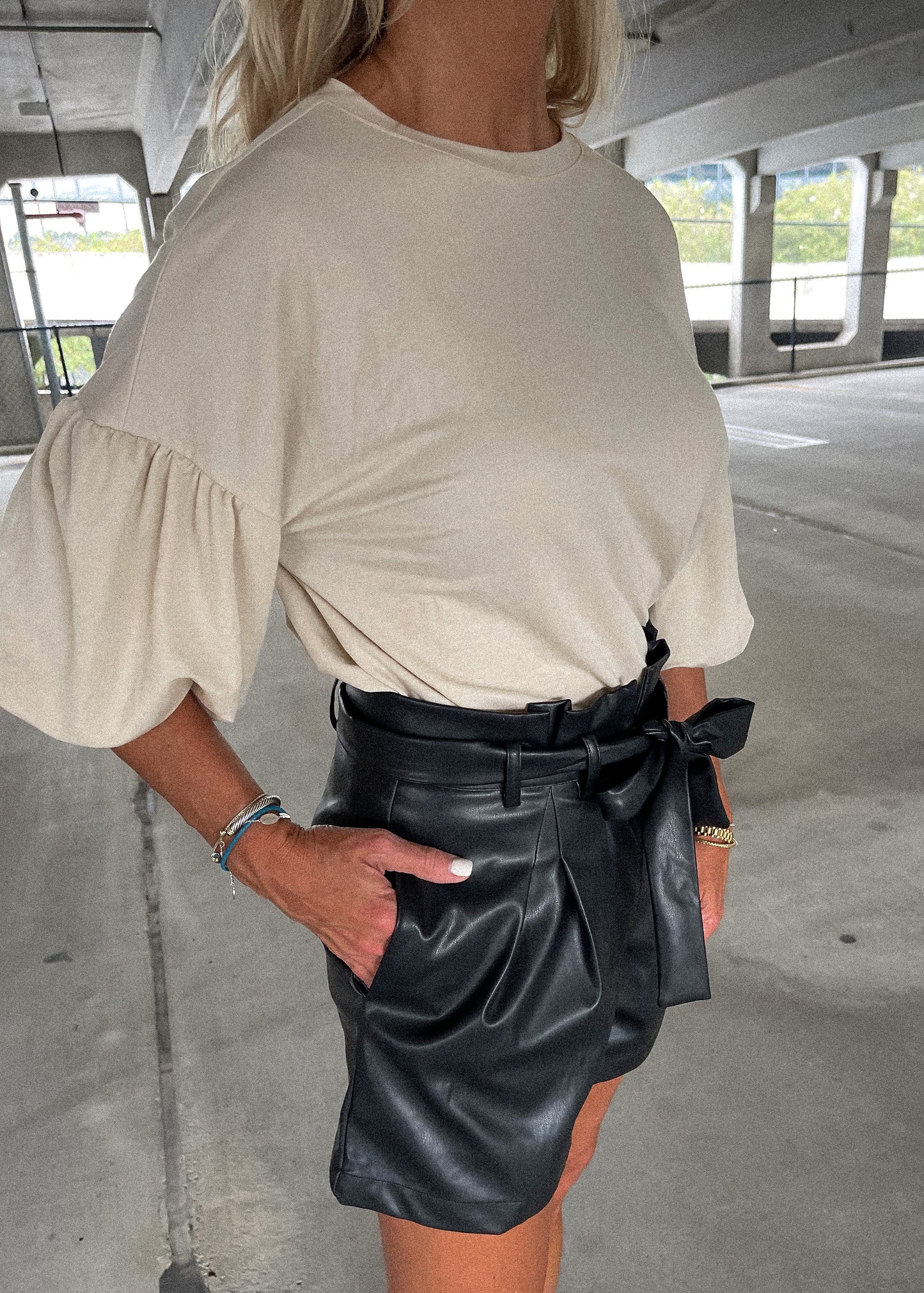 Bubble Sleeve Stone Top