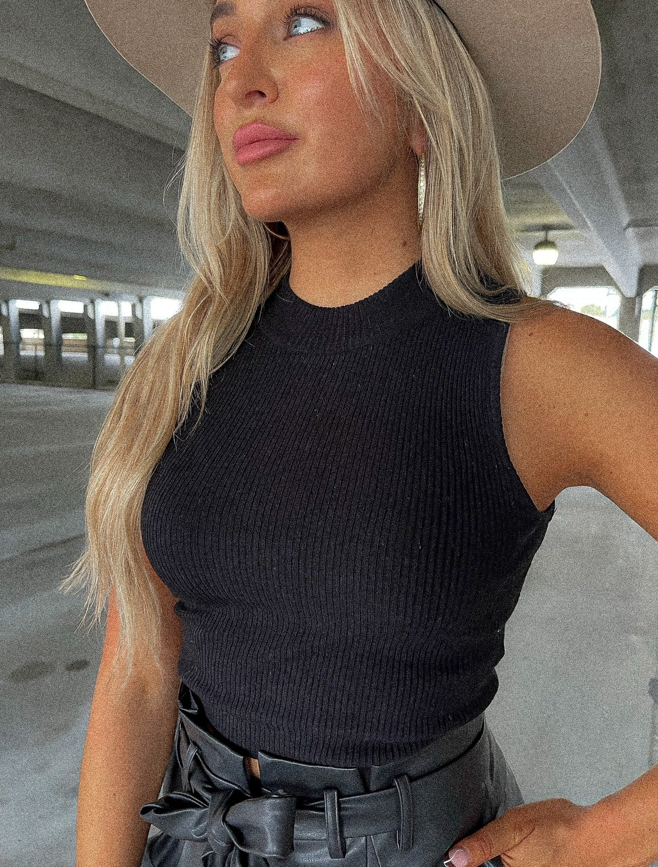 Fitted Mock Neck Tank - Black
